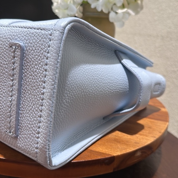 Marc Jacobs The Leather Medium Tote bag In Light Blue NWOT - Picture 13 of 16